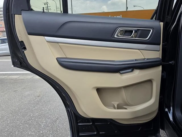 Ford EXPLORER 64