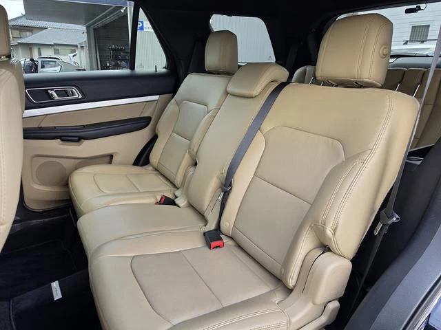 Ford EXPLORER 5