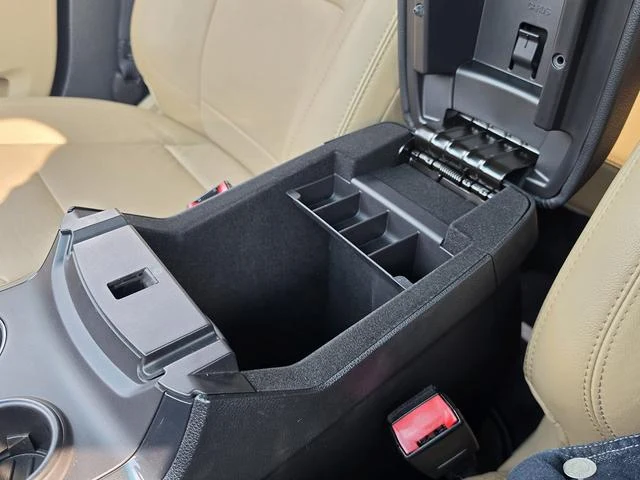 Ford EXPLORER 61
