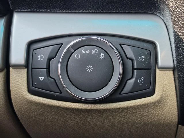 Ford EXPLORER 19