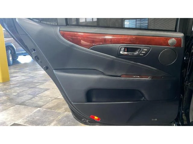 AMERICA LEXUS LS460 40