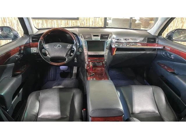 AMERICA LEXUS LS460 17