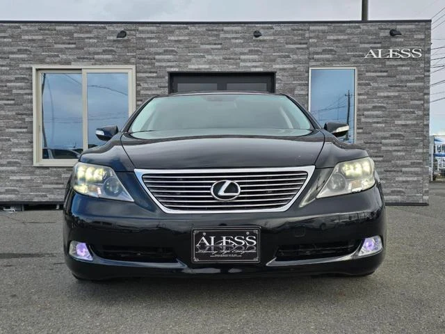 AMERICA LEXUS LS460 44