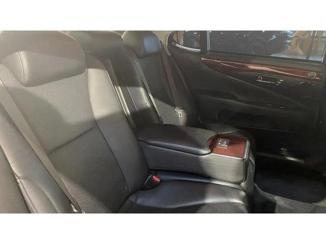 AMERICA LEXUS LS460 25