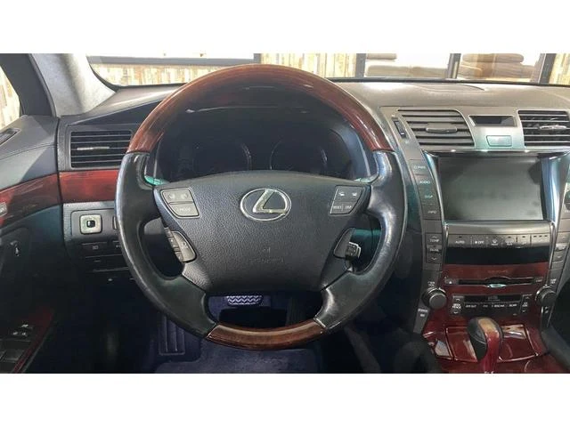 AMERICA LEXUS LS460 18