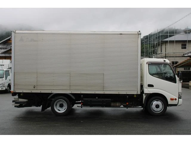 Hino DUTRO 6