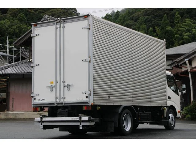 Hino DUTRO 8
