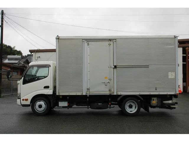 Hino DUTRO 5