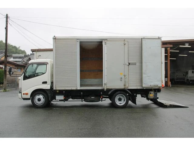 Hino DUTRO 28