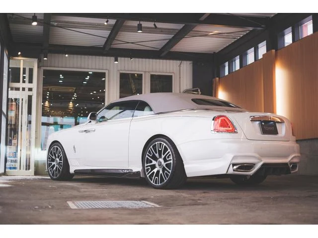 Rolls-Royce DAWN 19