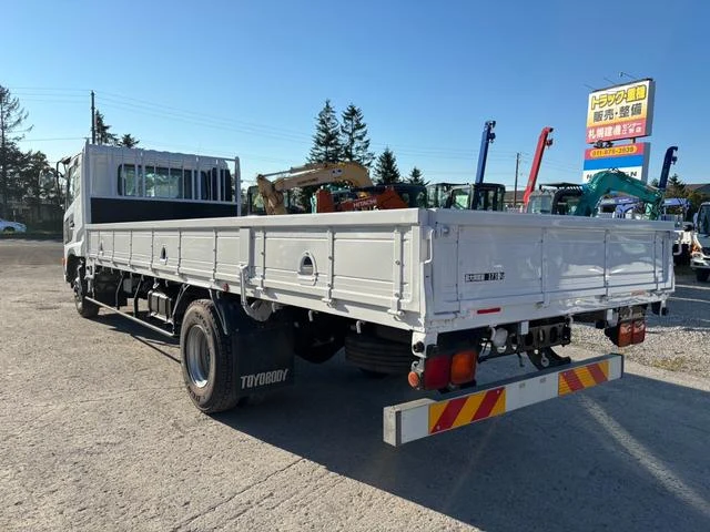 UD Trucks CONDOR 8