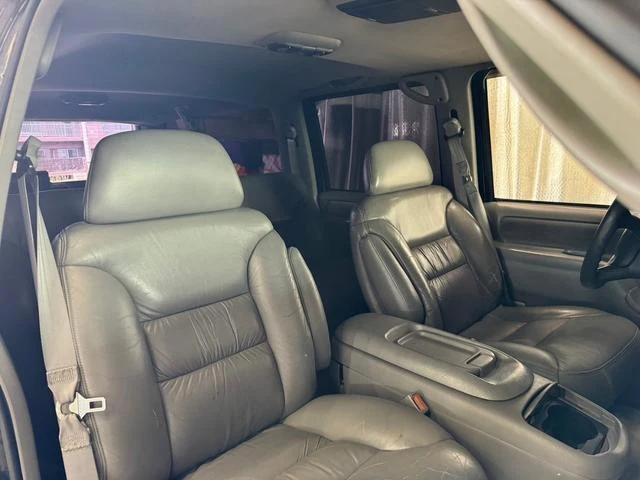 GMC SUBURBAN 9