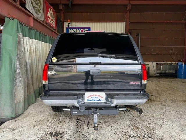 GMC SUBURBAN 4