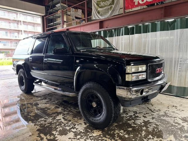 GMC SUBURBAN 2