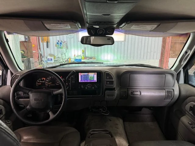 GMC SUBURBAN 10