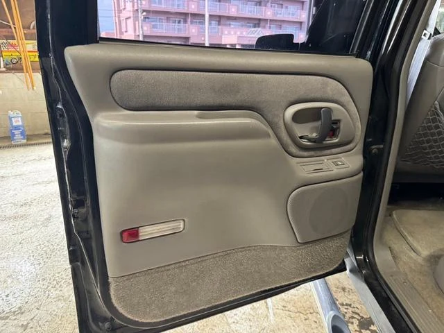 GMC SUBURBAN 14