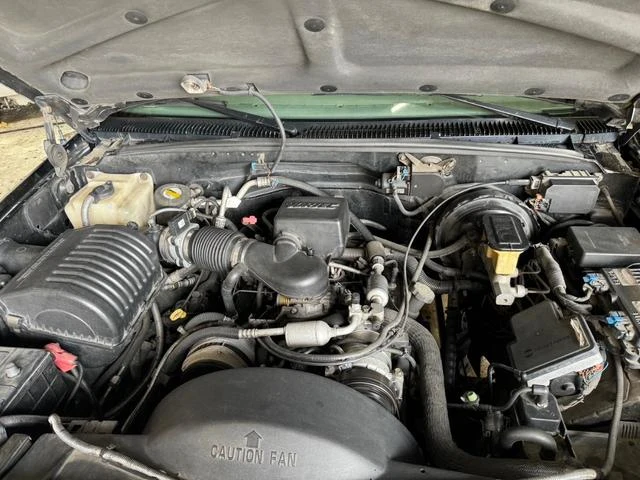 GMC SUBURBAN 23
