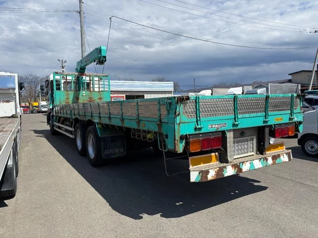 Nissan Diesel QUON 8