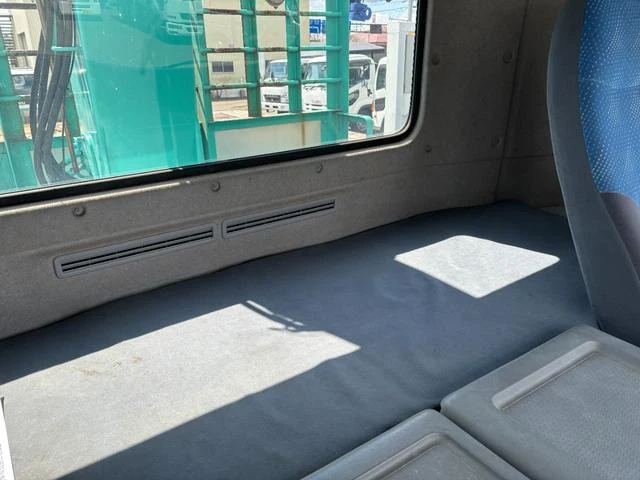 Nissan Diesel QUON 35