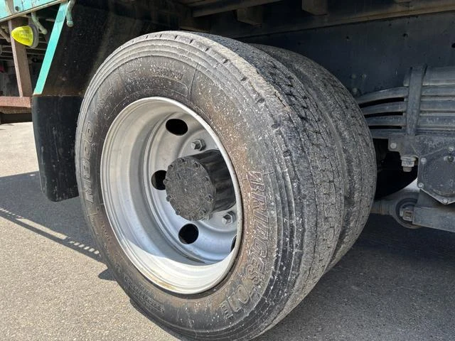 Nissan Diesel QUON 27