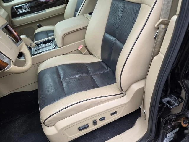 Lincoln NAVIGATOR 26