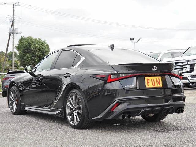 Lexus IS 5