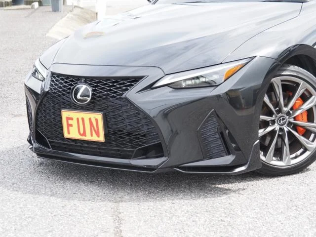Lexus IS 9