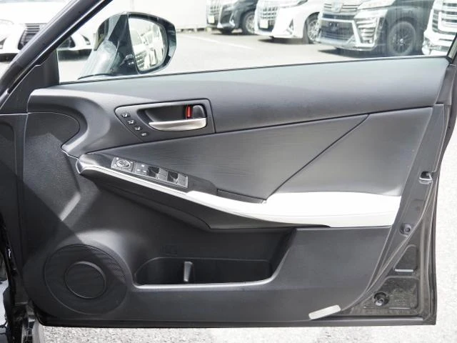 Lexus IS 57