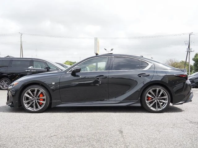 Lexus IS 7