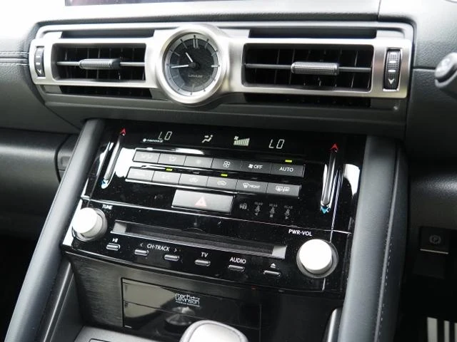 Lexus IS 48