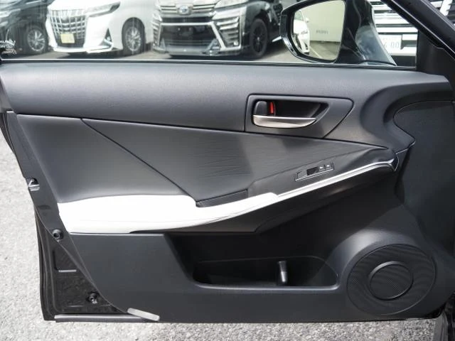 Lexus IS 56