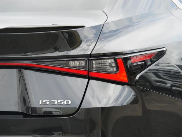 Lexus IS 64
