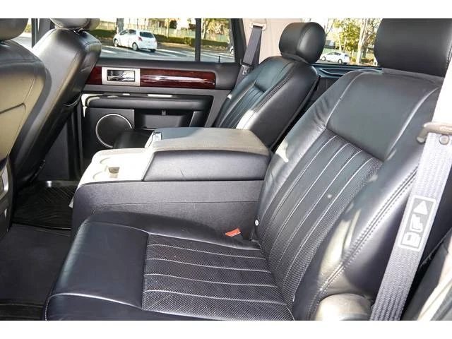 Lincoln NAVIGATOR 19