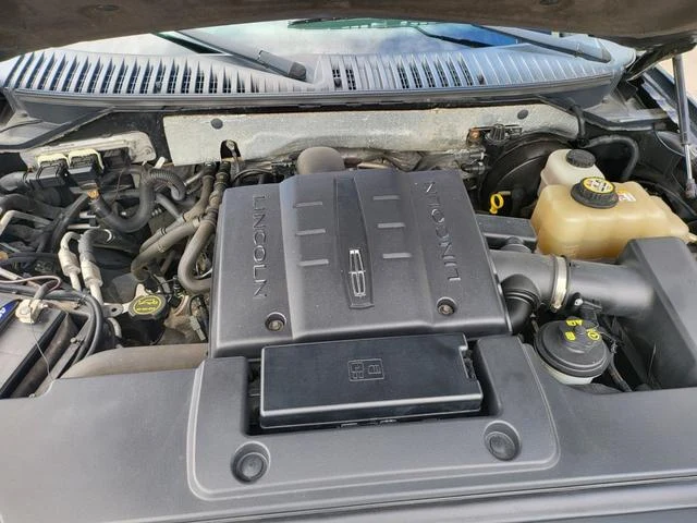 Lincoln NAVIGATOR 33