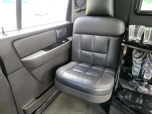 Lincoln NAVIGATOR 27
