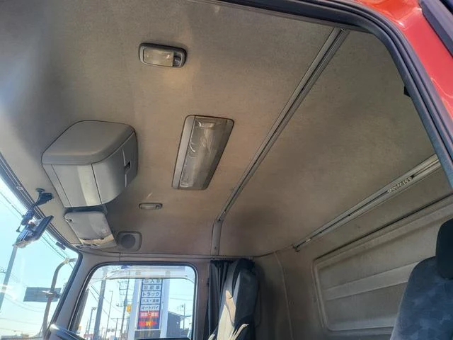 Nissan Diesel QUON 27