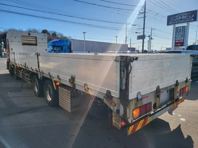 Nissan Diesel QUON 2