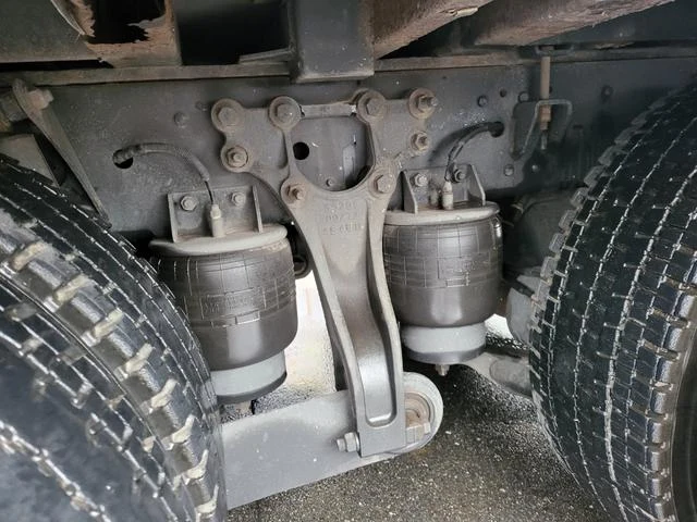 UD Trucks QUON 16