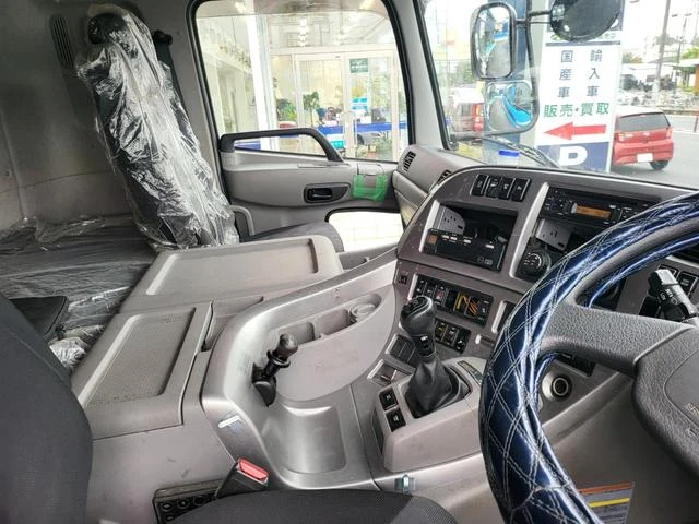 UD Trucks QUON 10