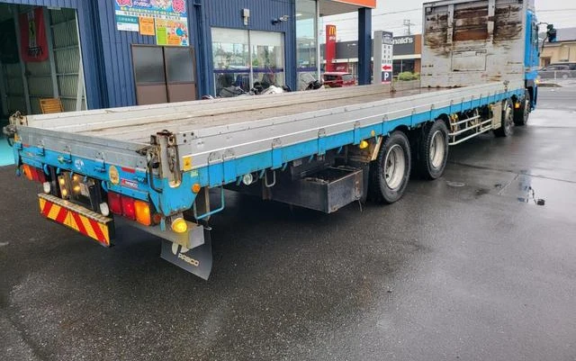 UD Trucks QUON 9