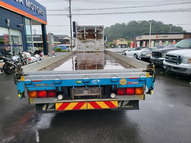 UD Trucks QUON 8