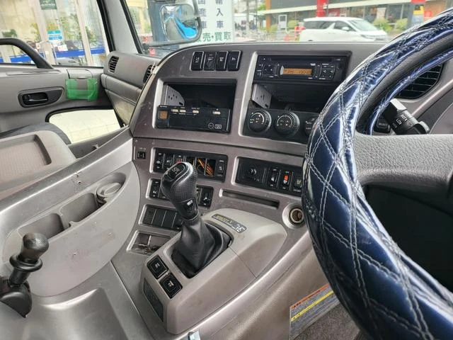 UD Trucks QUON 11