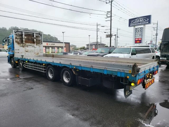 UD Trucks QUON 7