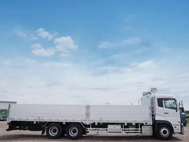 UD Trucks QUON 7
