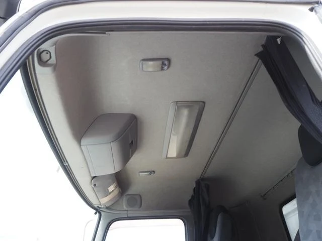 UD Trucks QUON 50