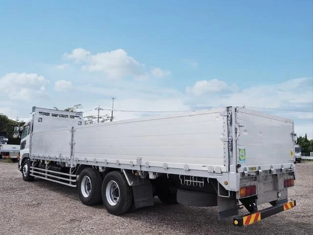 UD Trucks QUON 4