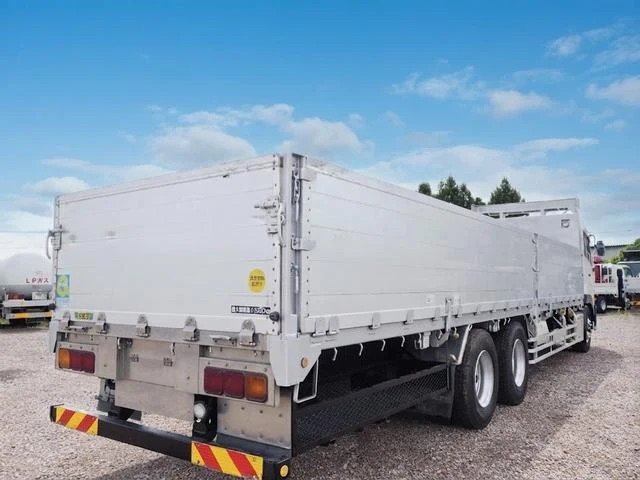 UD Trucks QUON 6
