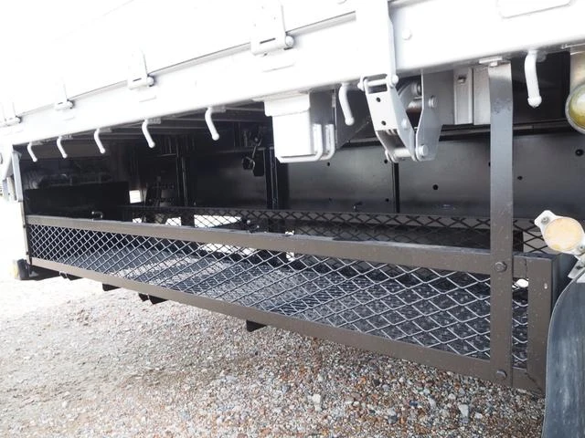 UD Trucks QUON 29
