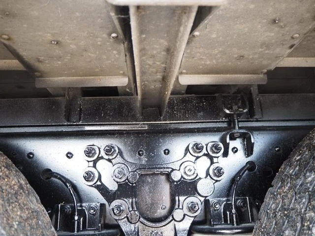 UD Trucks QUON 25