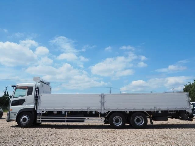 UD Trucks QUON 3